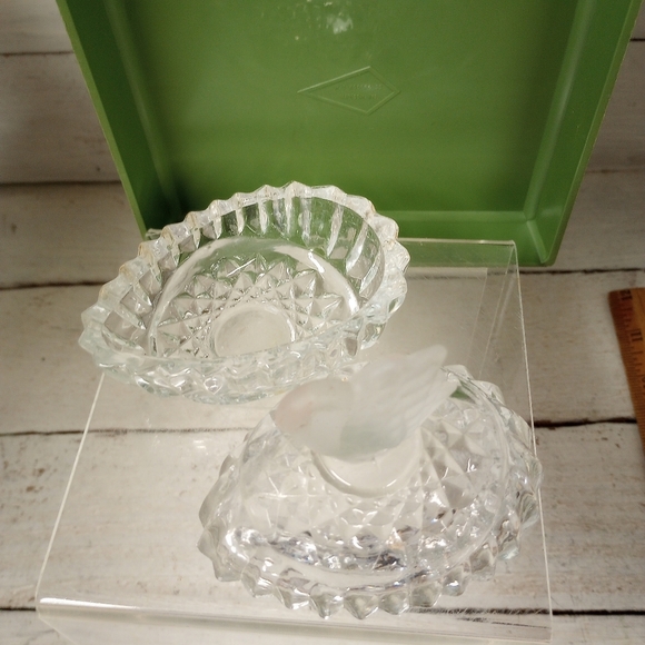 Vintage Clear Cut Glass Egg Shaped Trinket Box Frosted Swan Vanity Table - Picture 3 of 7